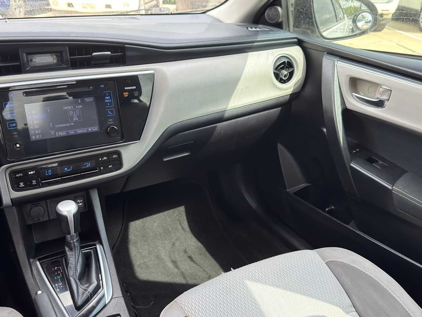 2017 Toyota Corolla - Image 21