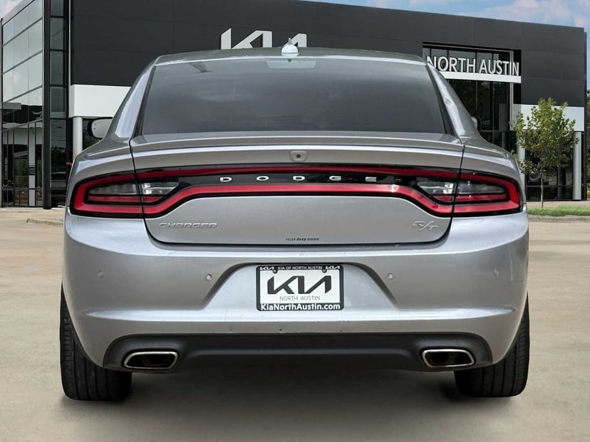 2017 Dodge Charger - Image 5