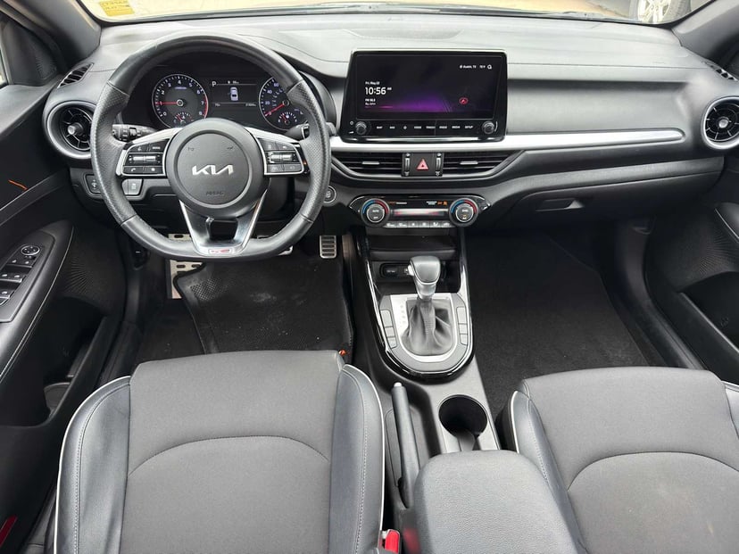 2023 Kia Forte - Image 26