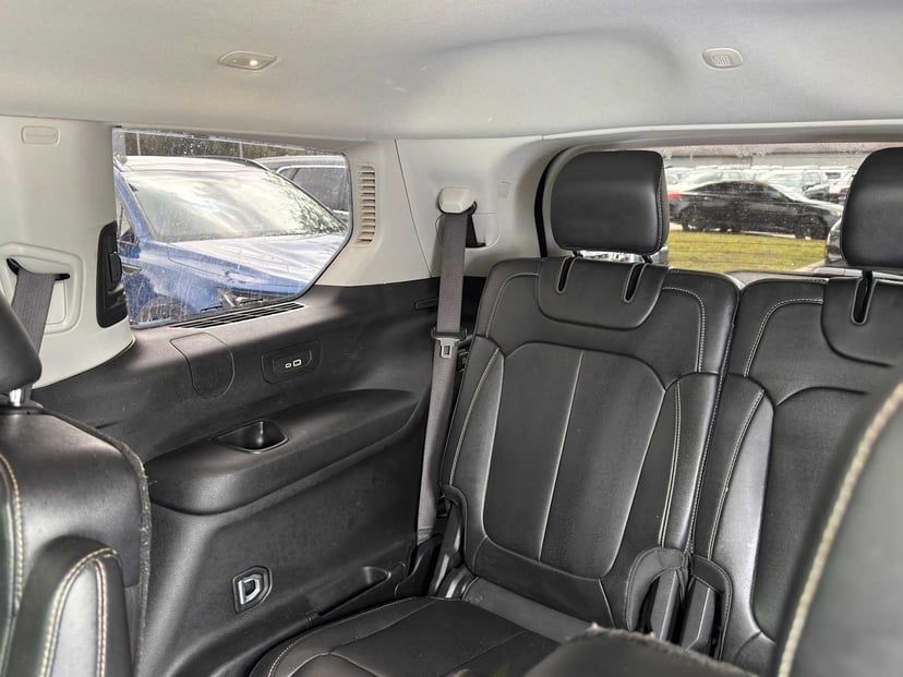 2023 Jeep Grand Cherokee - Image 24
