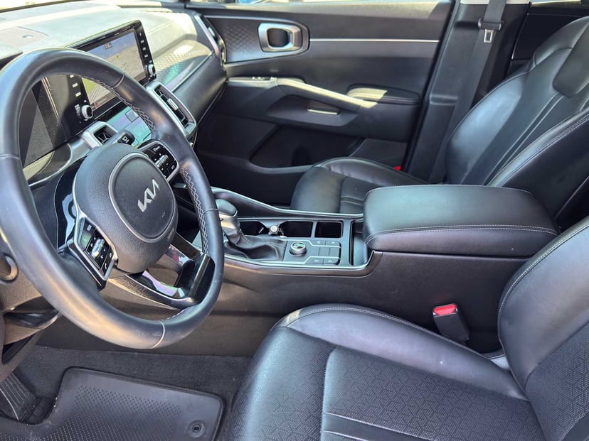 2022 Kia Sorento - Image 10