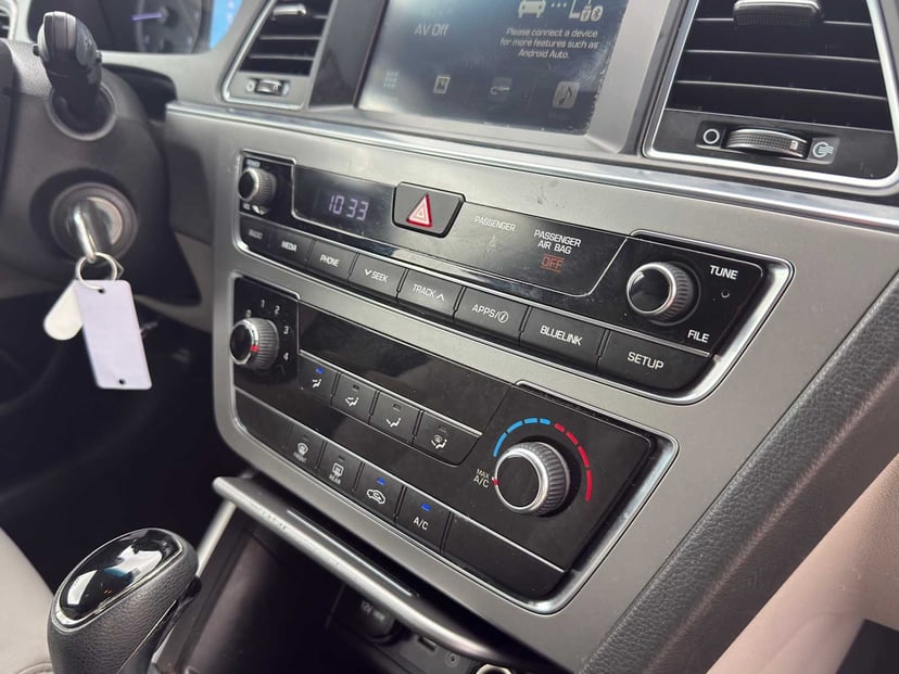 2016 Hyundai Sonata - Image 31