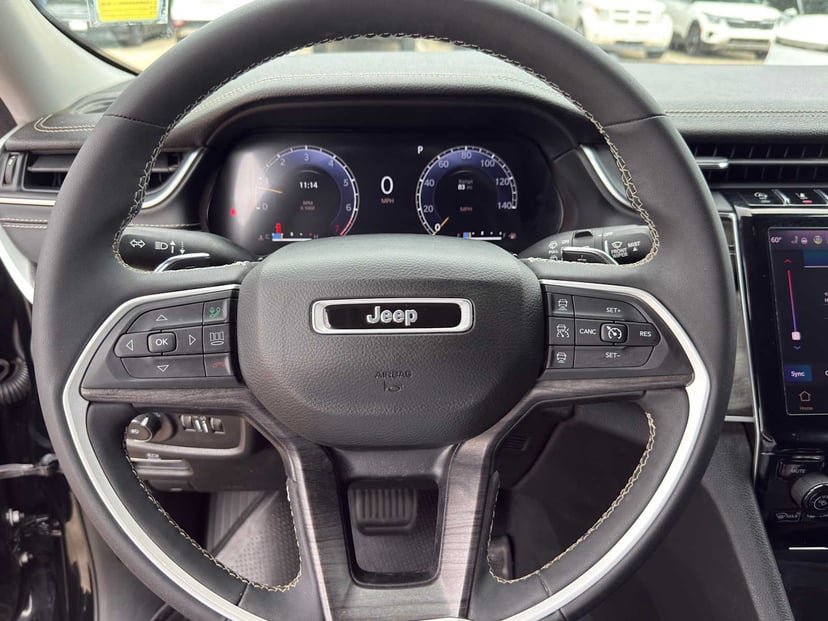 2023 Jeep Grand Cherokee - Image 13