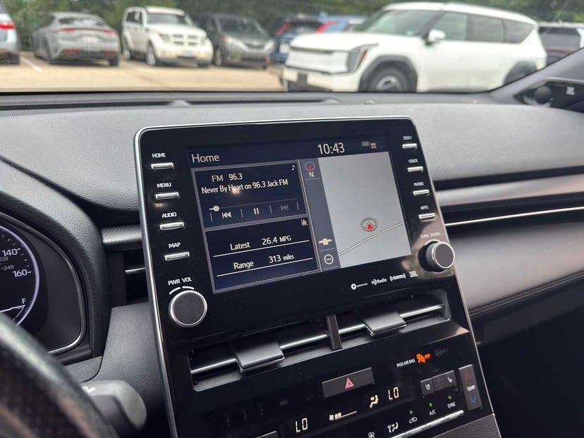 2019 Toyota Avalon - Image 13