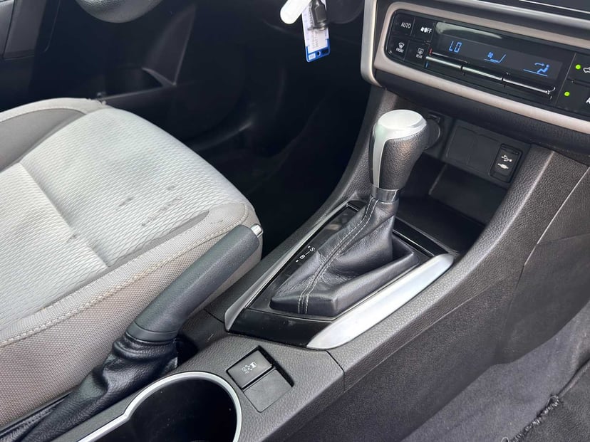 2017 Toyota Corolla - Image 28