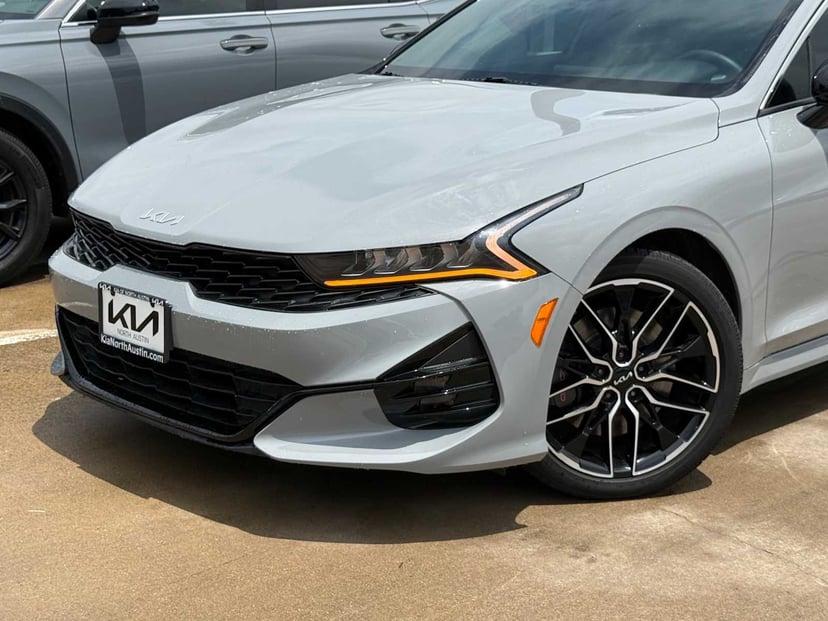 2023 Kia K5 - Image 2