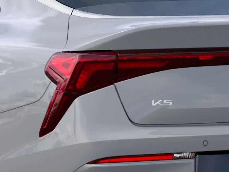 2026 Kia K5 - Image 11