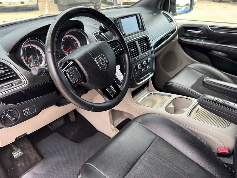 2019 Dodge Grand Caravan - Image 11