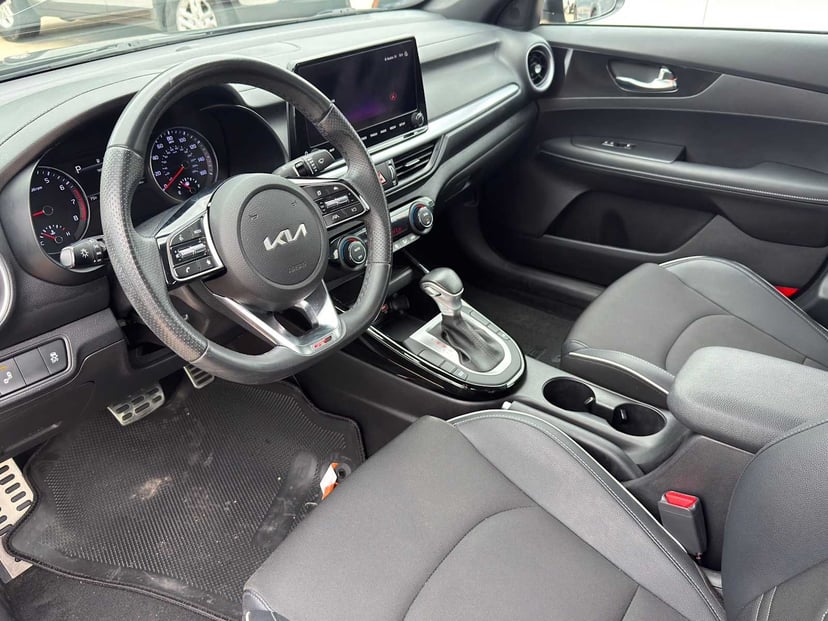 2023 Kia Forte - Image 10