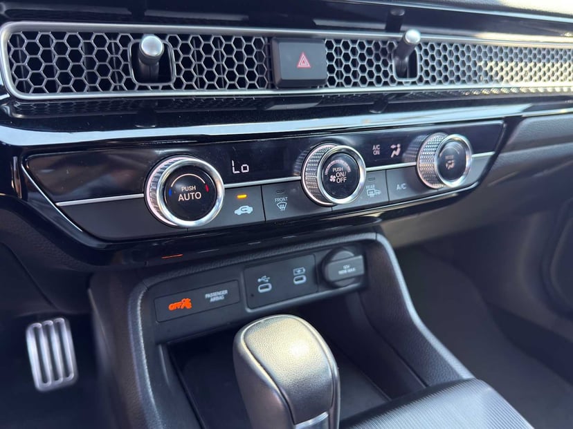 2025 Honda Civic - Image 16