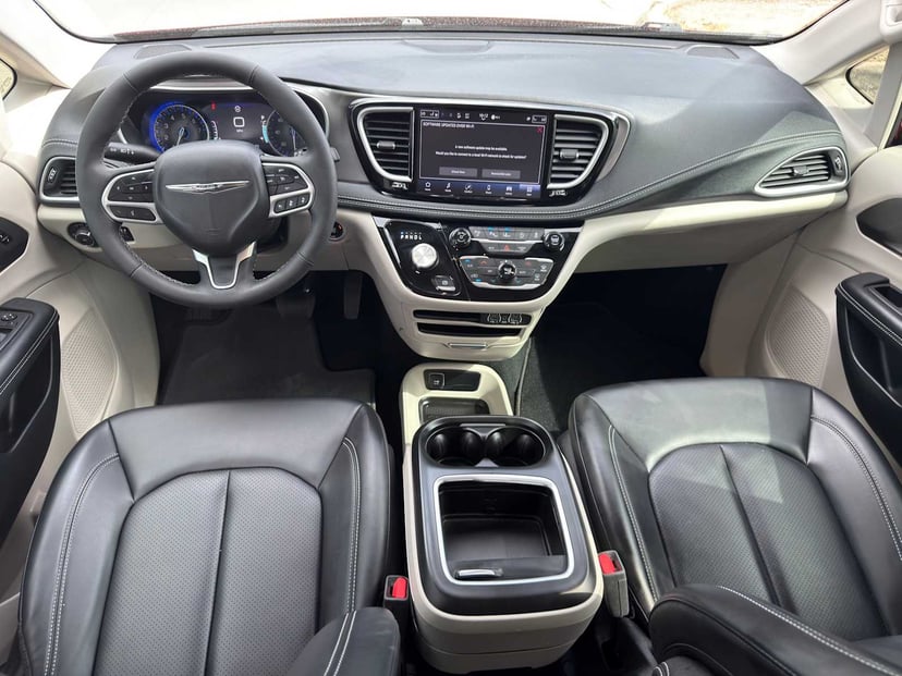 2023 Chrysler Pacifica - Image 21