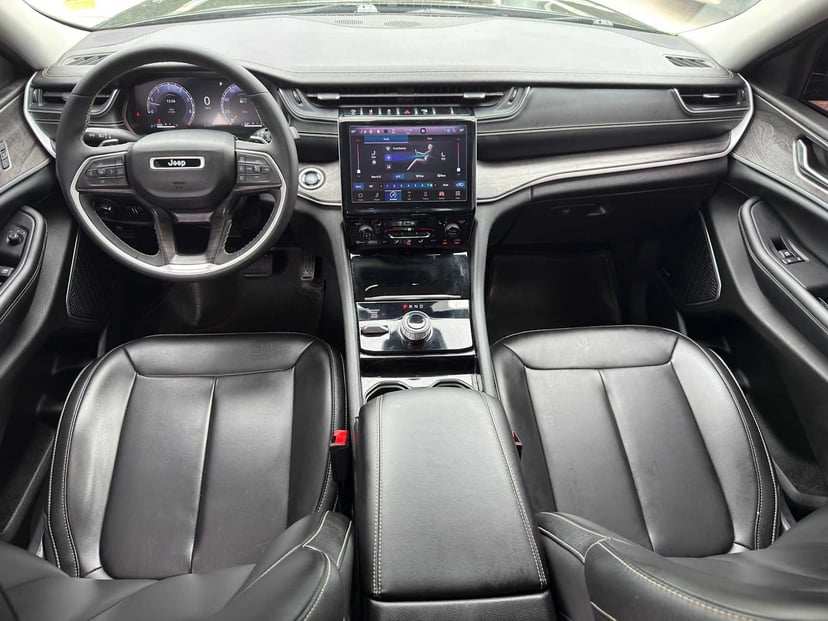 2023 Jeep Grand Cherokee - Image 18