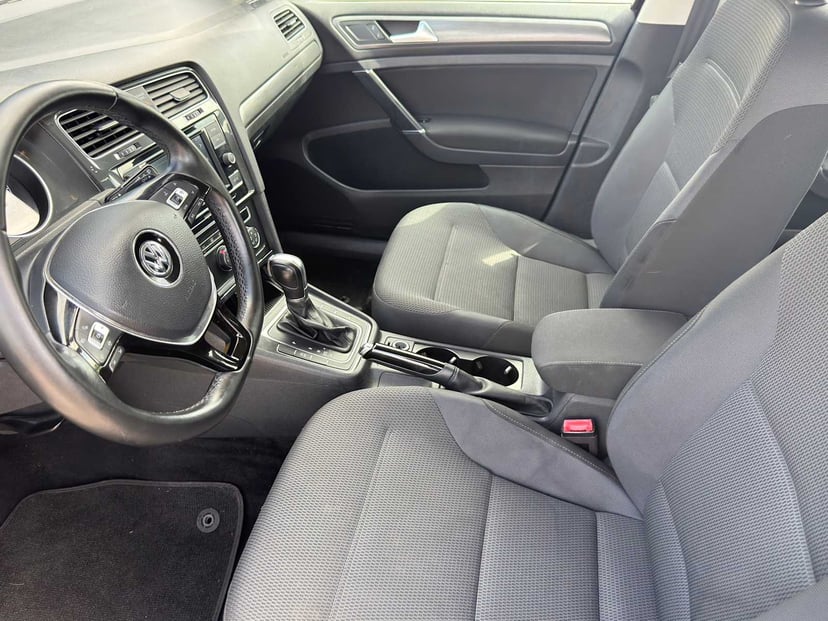 2019 Volkswagen Golf SportWagen - Image 9