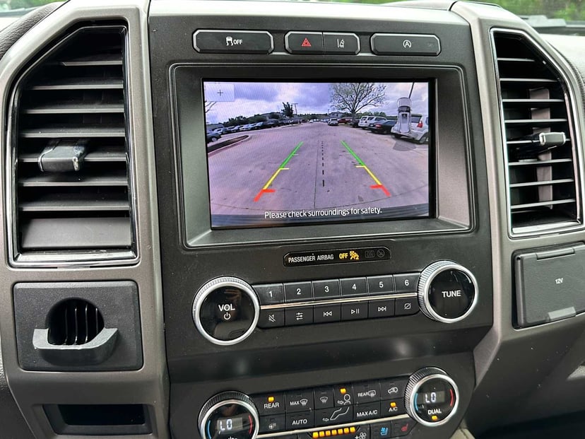 2020 Ford Expedition - Image 15