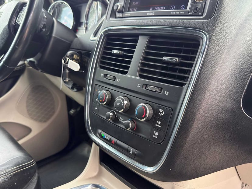 2019 Dodge Grand Caravan - Image 32