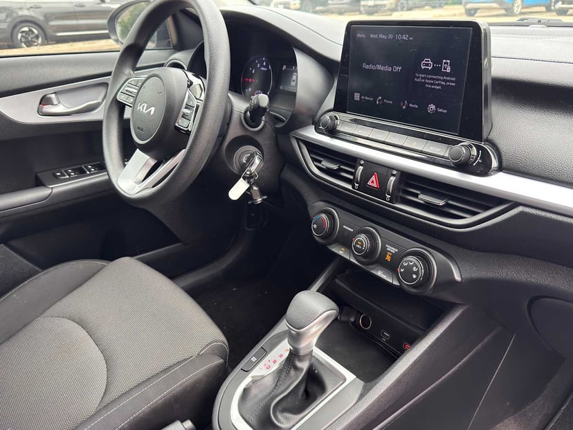2024 Kia Forte - Image 29