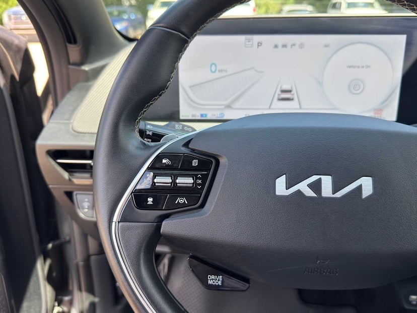 2024 Kia EV6 - Image 17