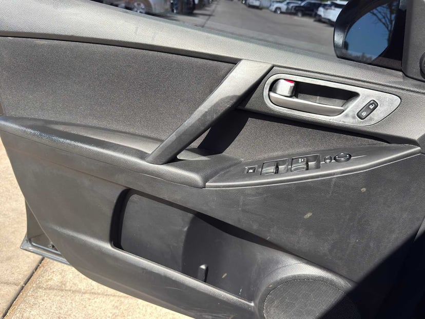 2011 Mazda Mazda3 - Image 15