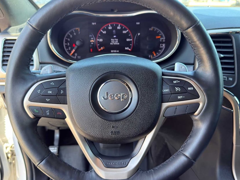 2015 Jeep Grand Cherokee - Image 16