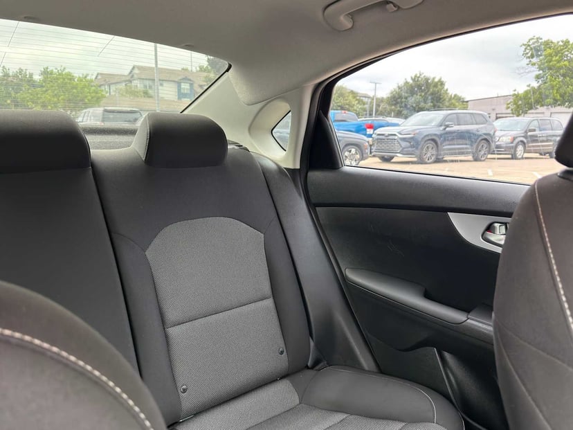 2024 Kia Forte - Image 31