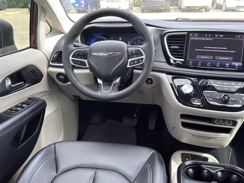 2023 Chrysler Pacifica - Image 20