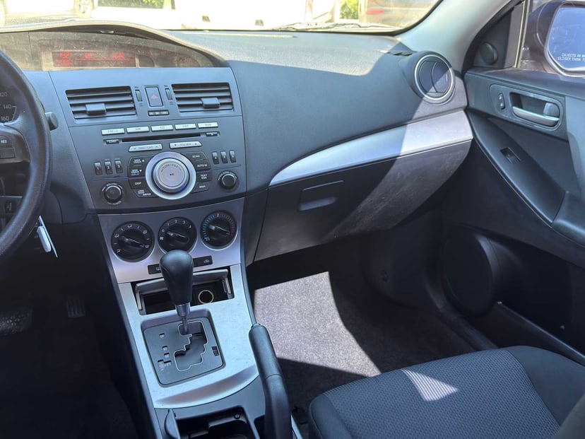 2011 Mazda Mazda3 - Image 18