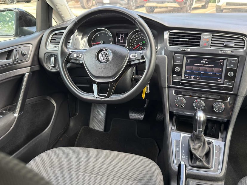 2019 Volkswagen Golf SportWagen - Image 21