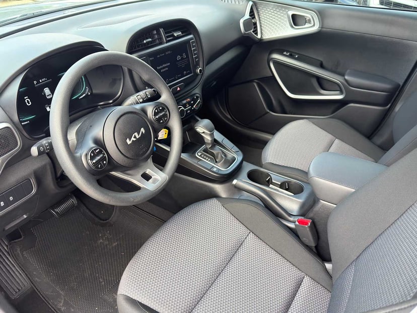 2025 Kia Soul - Image 10