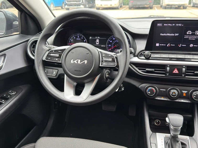 2024 Kia Forte - Image 22
