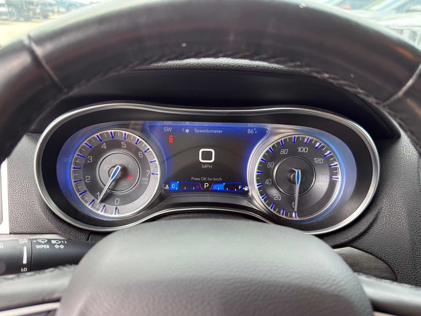 2020 Chrysler 300 - Image 18