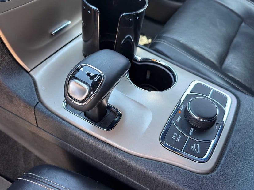 2015 Jeep Grand Cherokee - Image 13