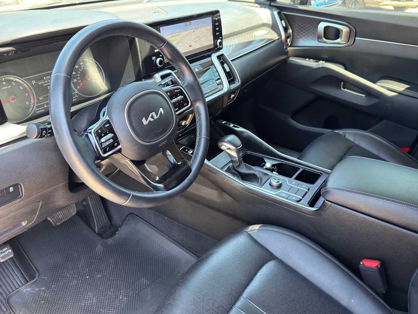 2022 Kia Sorento - Image 11