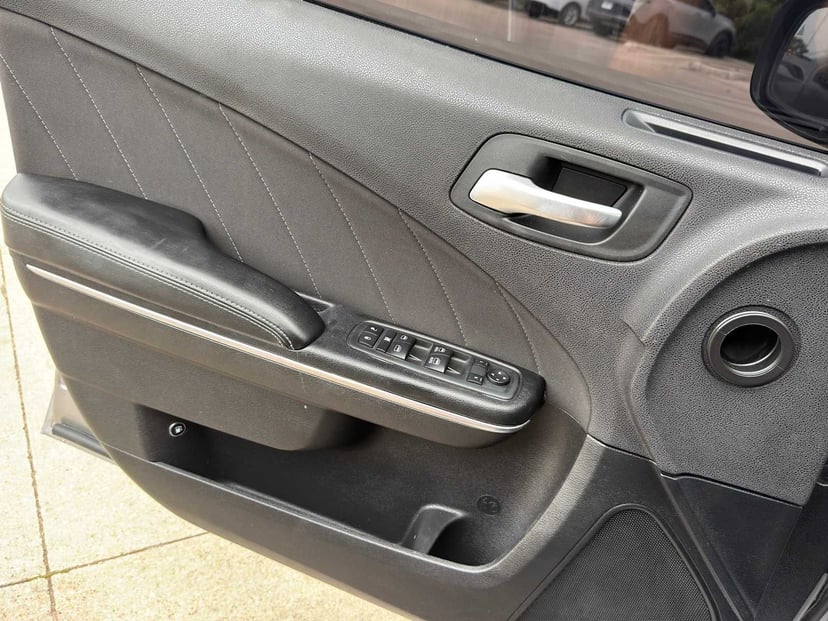 2017 Dodge Charger - Image 19