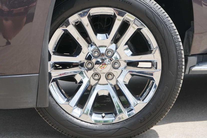 2016 CADILLAC Escalade - Image 2