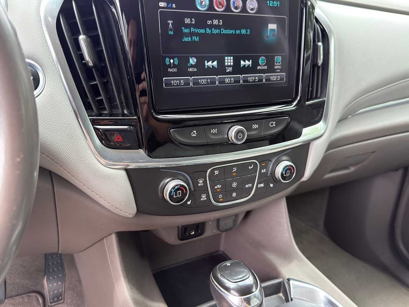 2019 Chevrolet Traverse - Image 12