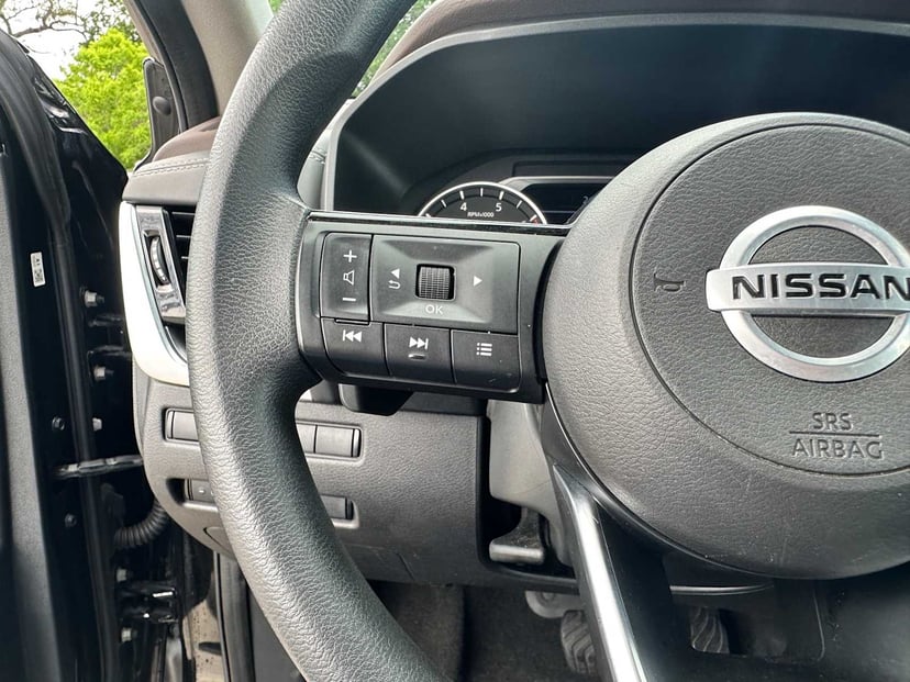 2021 Nissan Rogue - Image 13