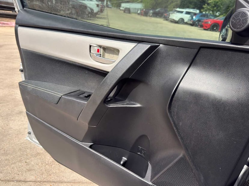 2017 Toyota Corolla - Image 18