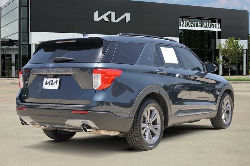 2022 Ford Explorer - Image 2