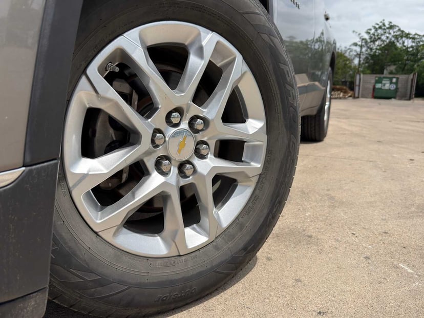 2019 Chevrolet Traverse - Image 2