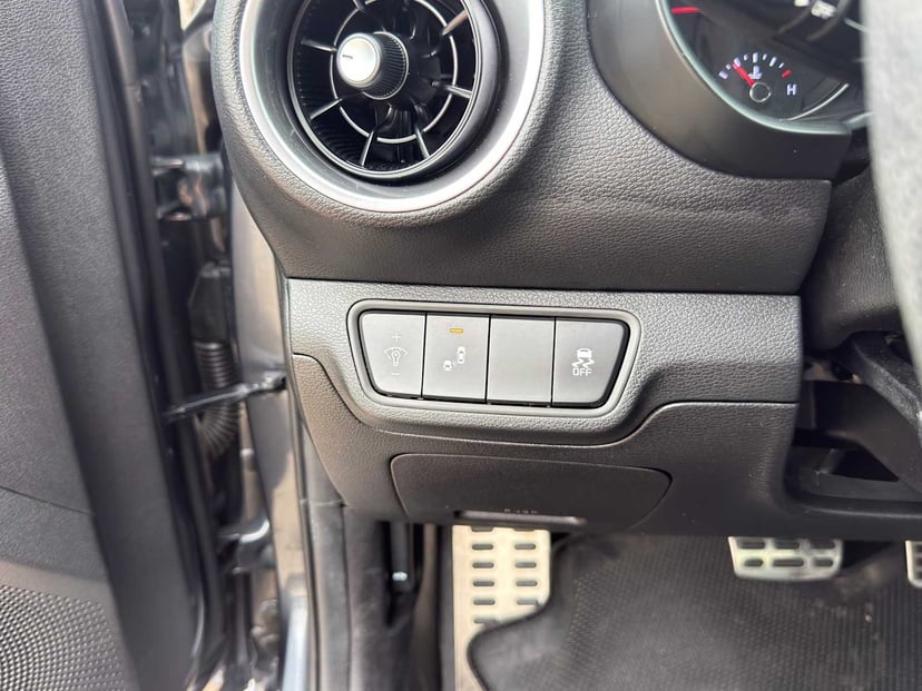 2023 Kia Forte - Image 22