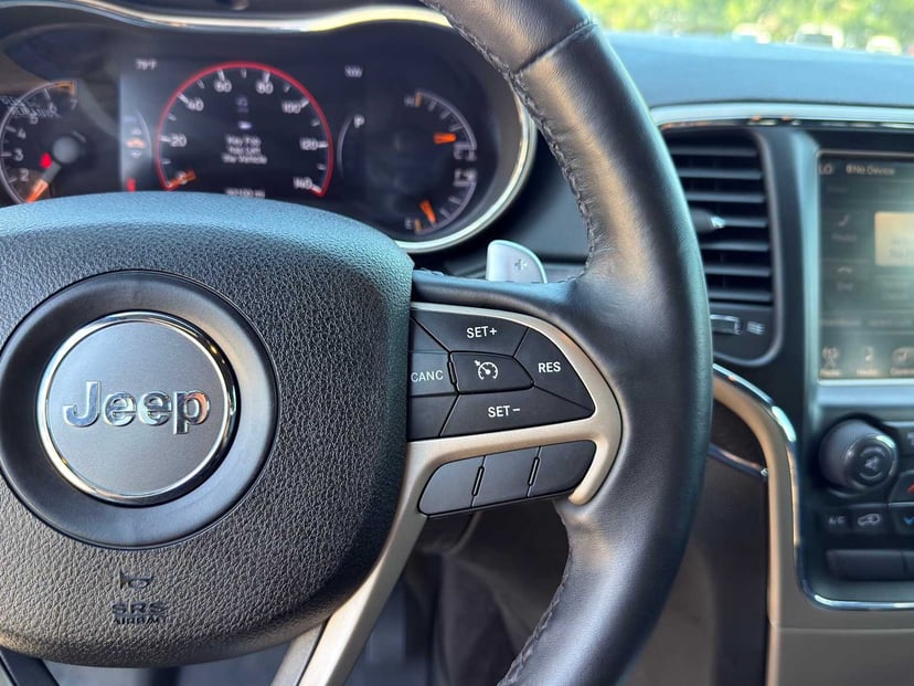 2015 Jeep Grand Cherokee - Image 20