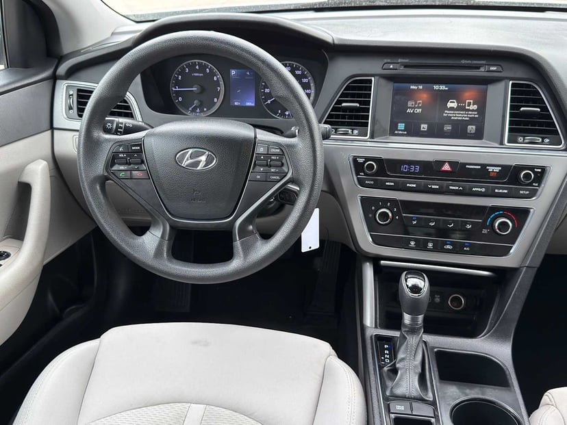 2016 Hyundai Sonata - Image 24