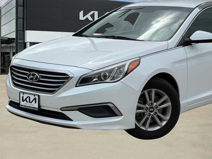 2016 Hyundai Sonata - Image 2