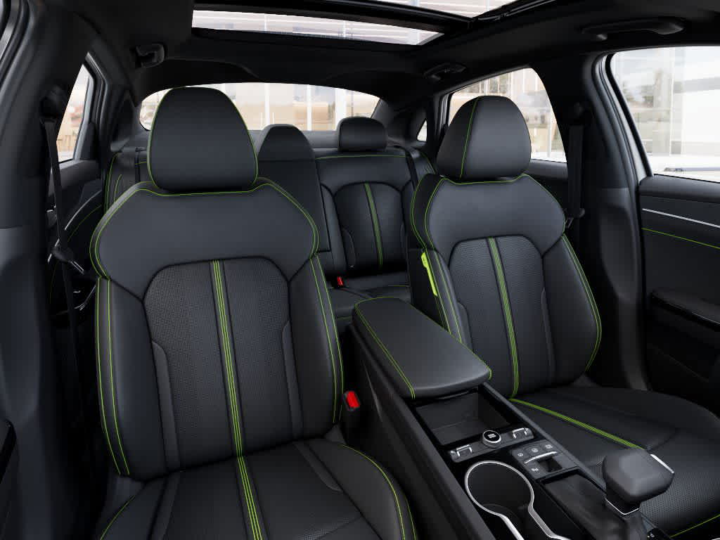 2026 Kia K5 - Image 15