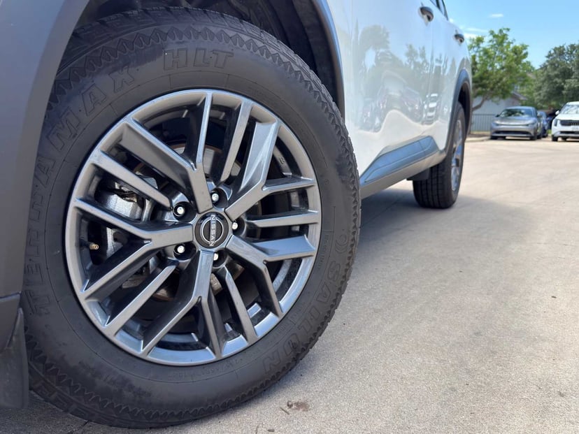 2024 Nissan Rogue - Image 2