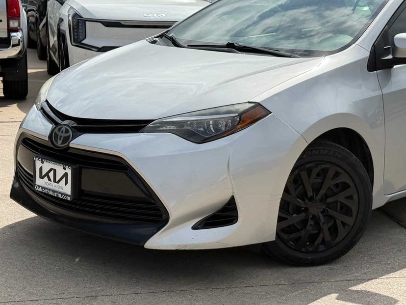 2017 Toyota Corolla - Image 2