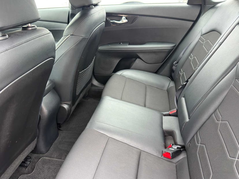 2023 Kia Forte - Image 28