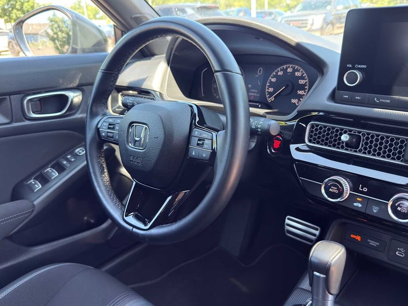 2025 Honda Civic - Image 29