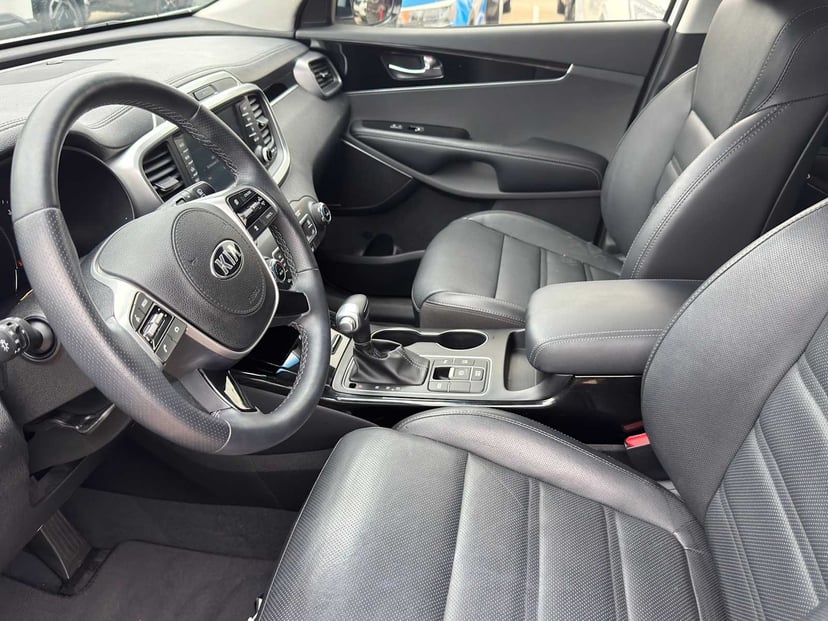 2019 Kia Sorento - Image 12