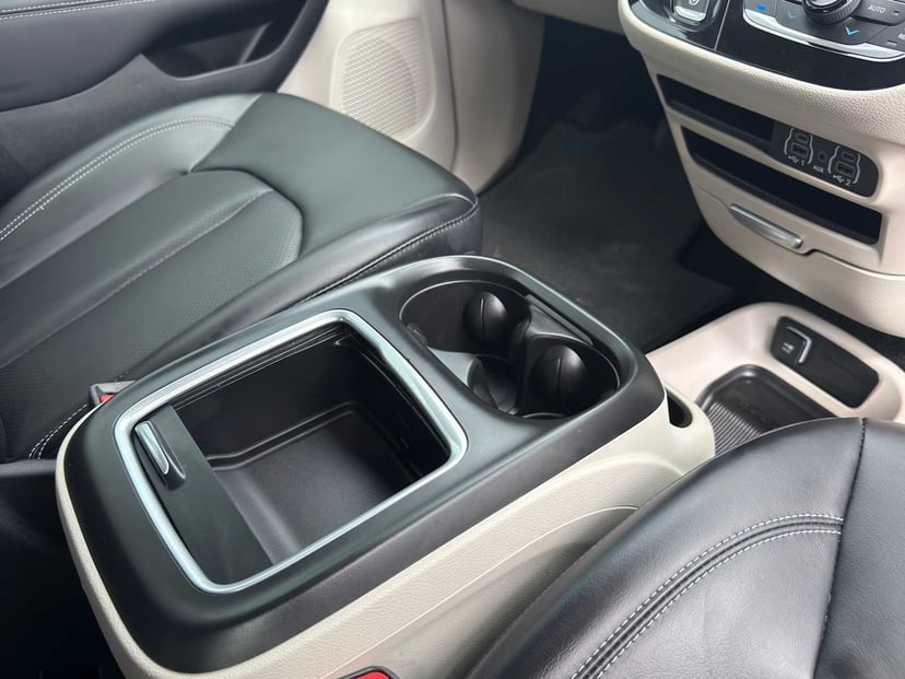 2023 Chrysler Pacifica - Image 28